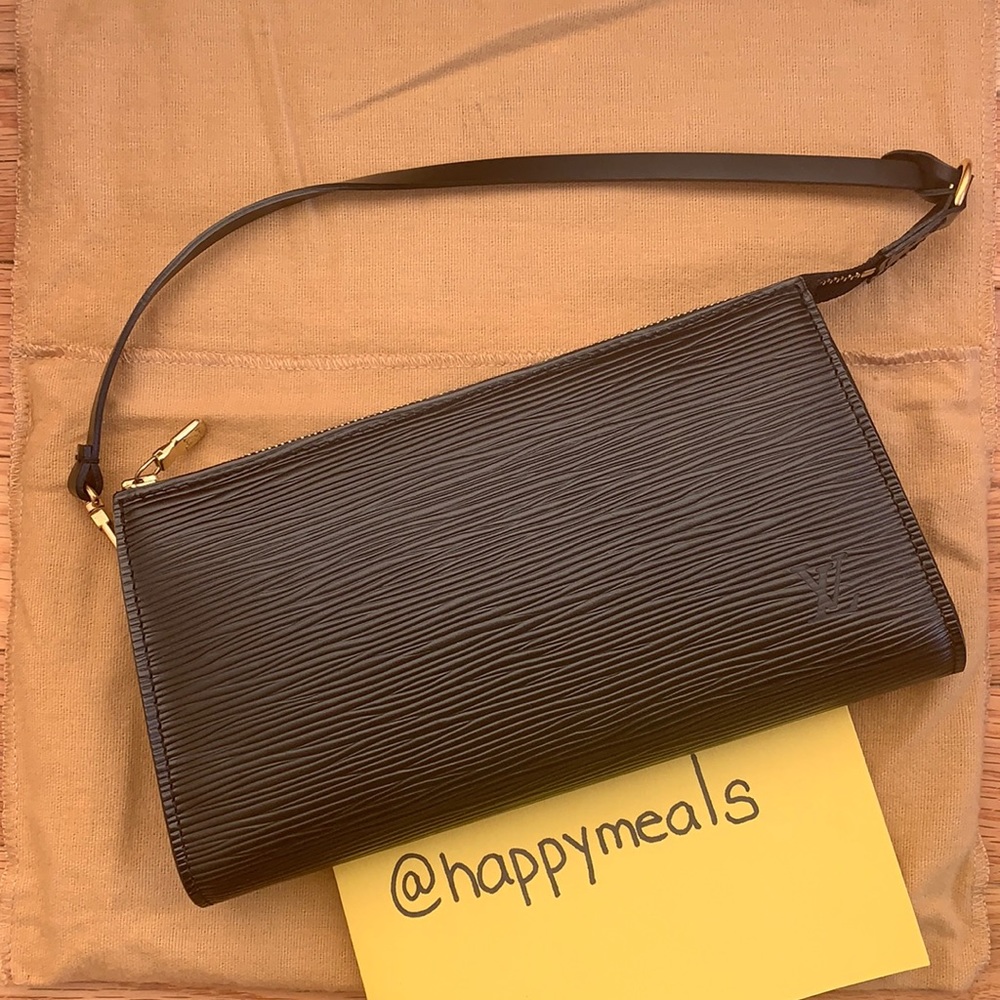 *AUTH* LV LOUIS VUITTON LV POCHETTE EPI BLACK